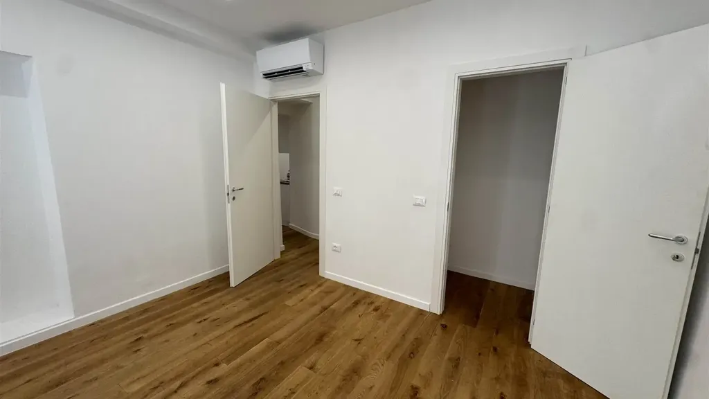 Pièces - Ground Floor Apartment with Garden in Florence