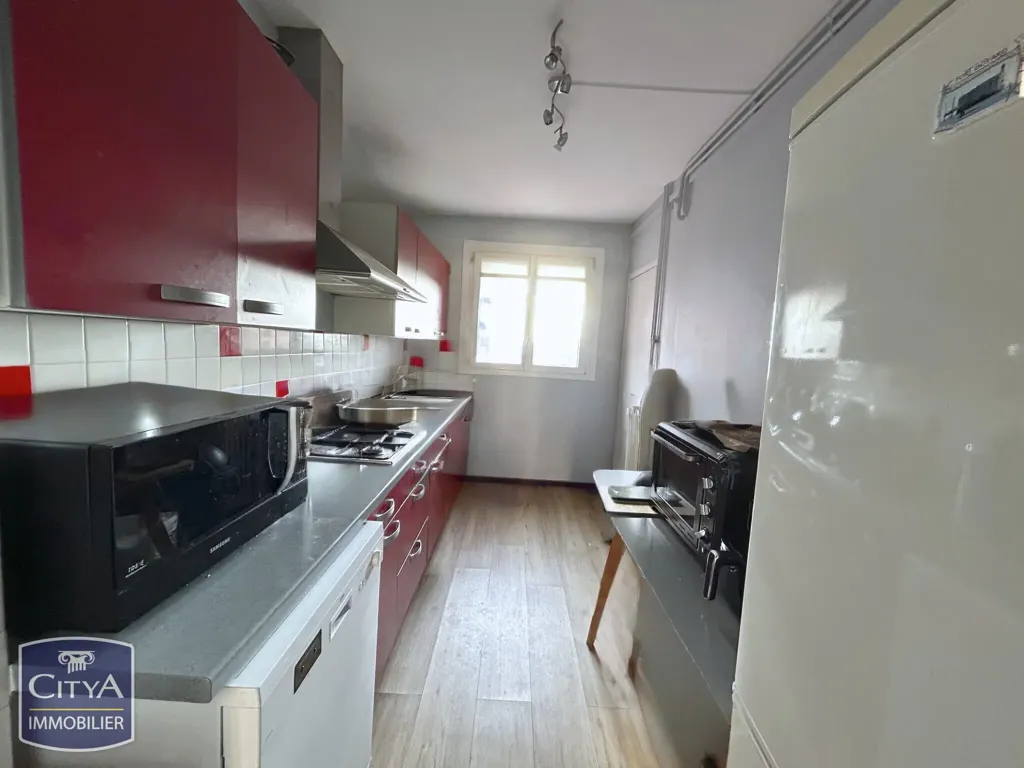 Kitchen - Renovated Flat with Balcony in Le Mans