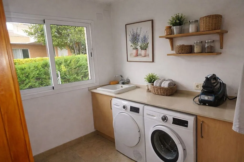 Buanderie - Luxury Detached House with Wellness Features in Sabadell
