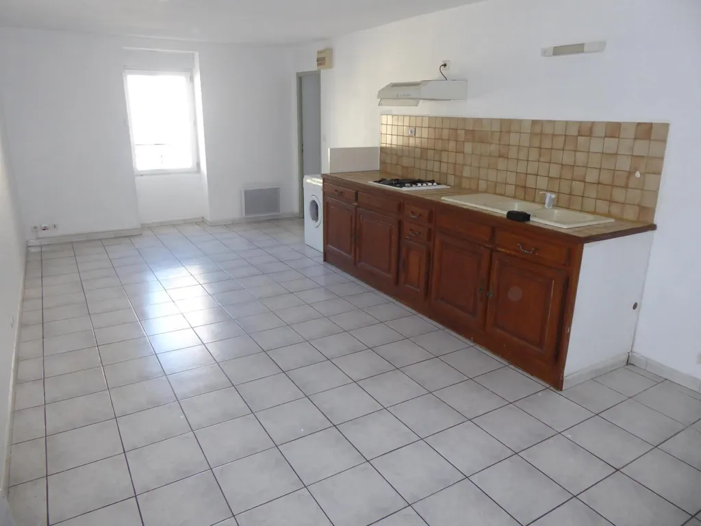 Cuisine - Appartement Duplex avec Jardin dans Immeuble Sécurisé à Aubenas