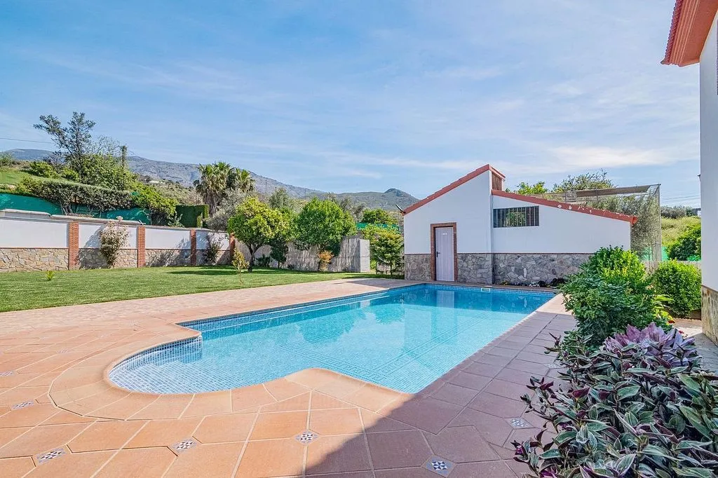 Piscine - Chalet with Pool and Terrace in Órgiva