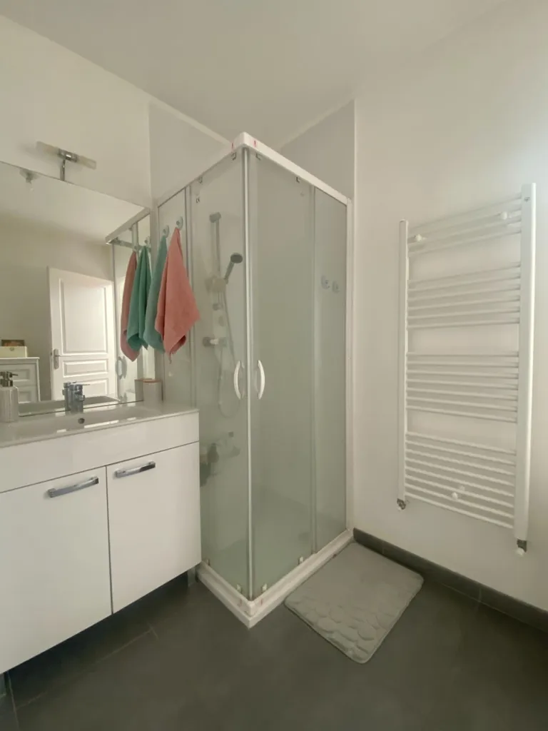 Bagni - Duplex Apartment with Balcony in Nanterre