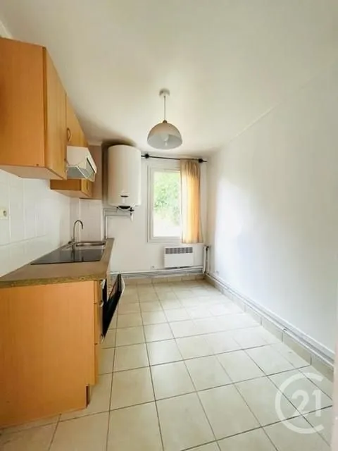 Kitchen - 2-Bedroom Apartment with Balcony in Orsay