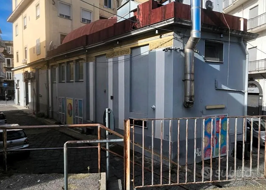 Välivaade - Historic Restaurant Space in Piazza Garibaldi