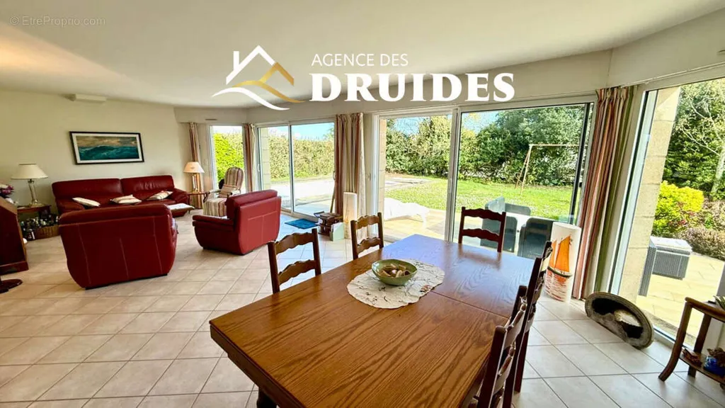 Séjour - Propriété d'Architecte avec Piscine à Carnac