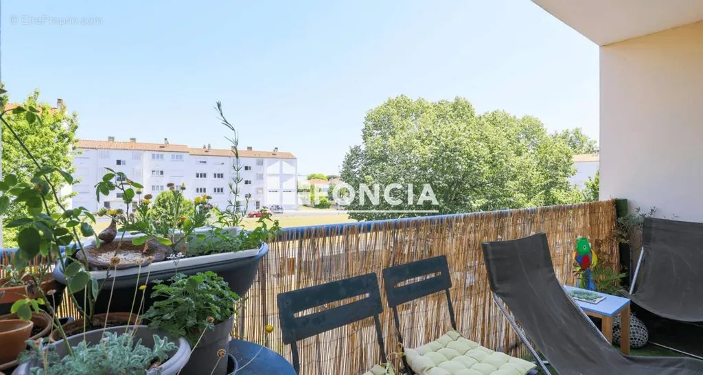 Rõdu - Functional 4-Piece Apartment with Balcony in Rochefort