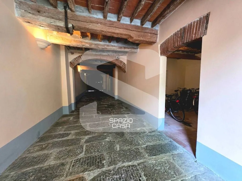 Esik - Luxury Flat with Historic View in Lucca