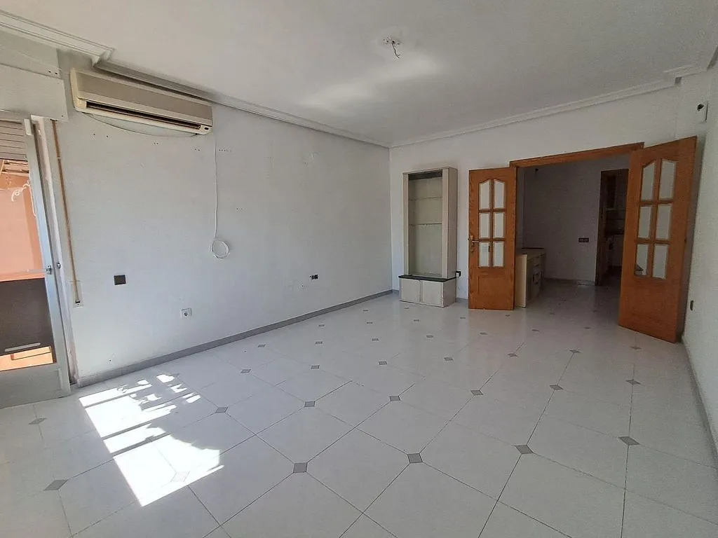 Pièces - 3-Bedroom Flat with Terrace in Puente Tocinos