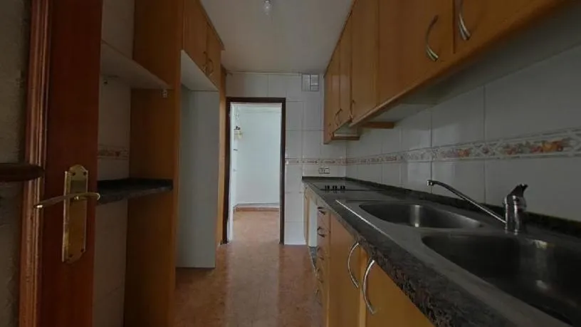Cuisine - Family-orientated Flat with Balcony in Mataró