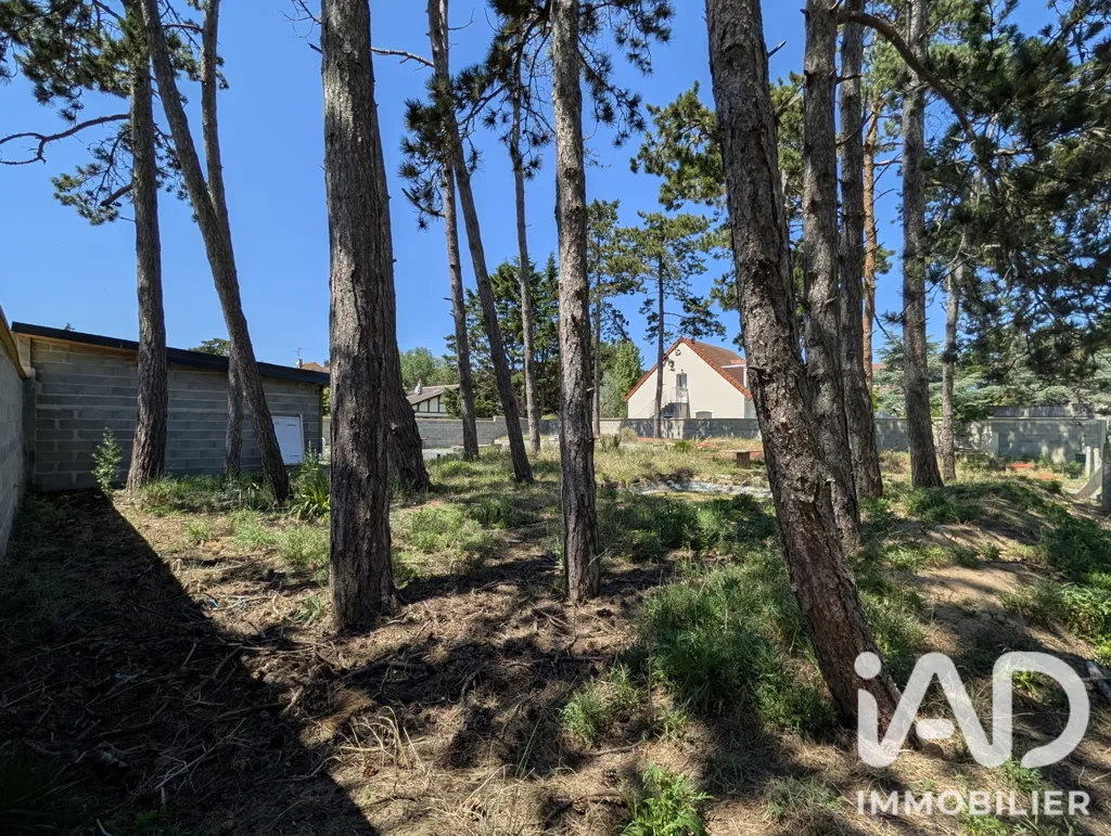 Aed - Buildable Plot with Existing Structure in Varaville