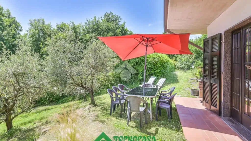 Aed - Villa with Private Garden in Aulla