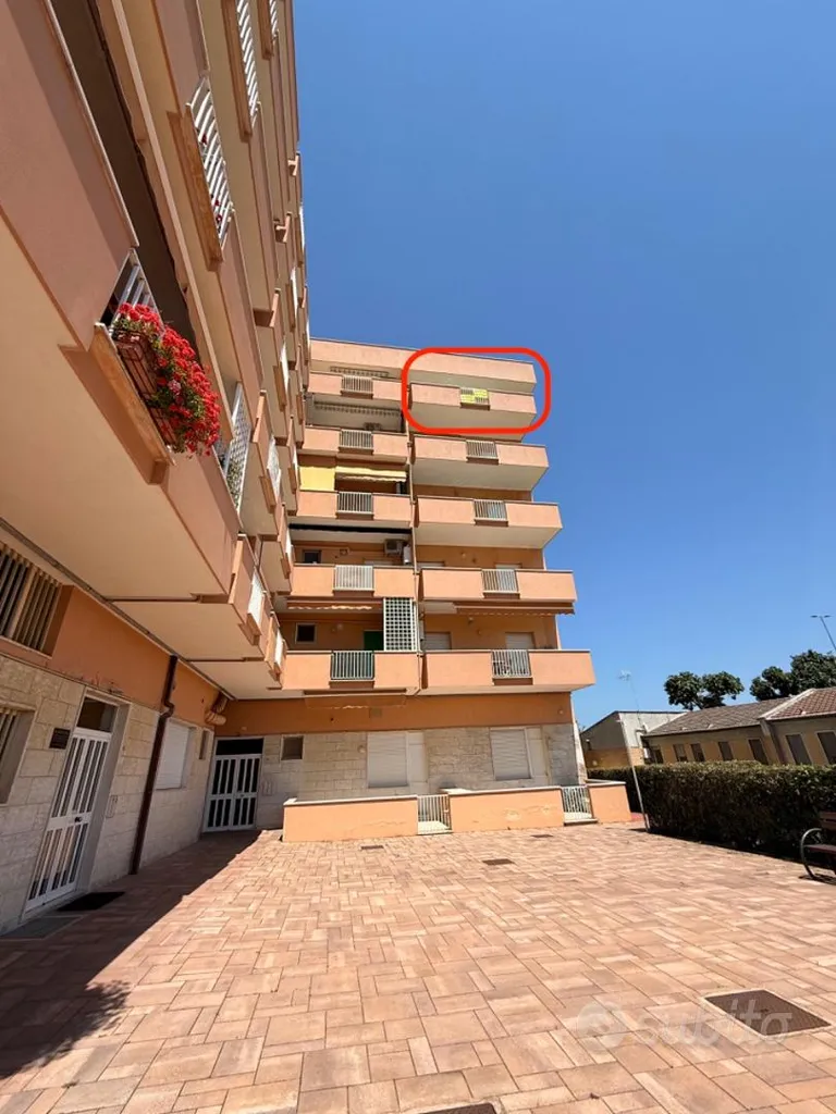 Exterior - Seafront Apartment with Balcony in Lido di Fermo