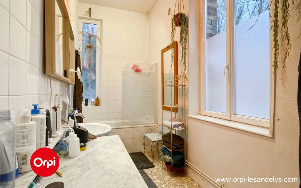 Salles de bain - Maison Bourgeoise avec Jardin au Centre des Andelys