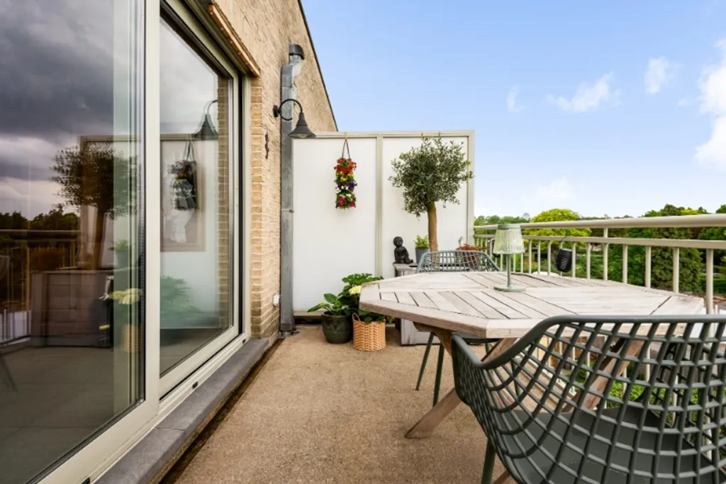 Rõdu - Quiet Apartment with Terrace near De Schorre