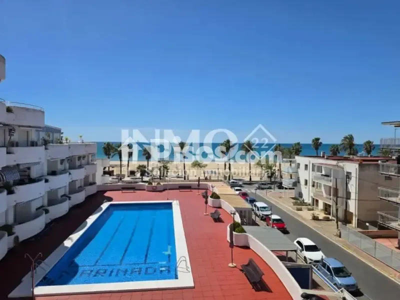 Rõdu - Seafront Apartment with Pool in Cambrils