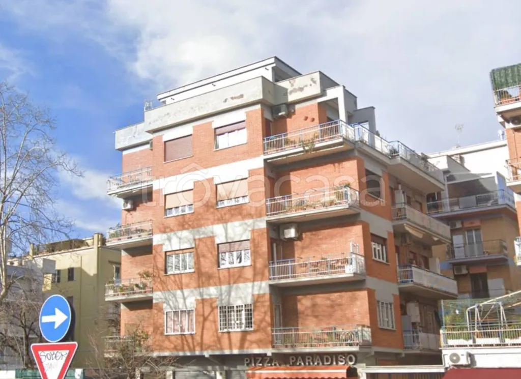 Välivaade - Attic Apartment with Balcony in Chiomonte