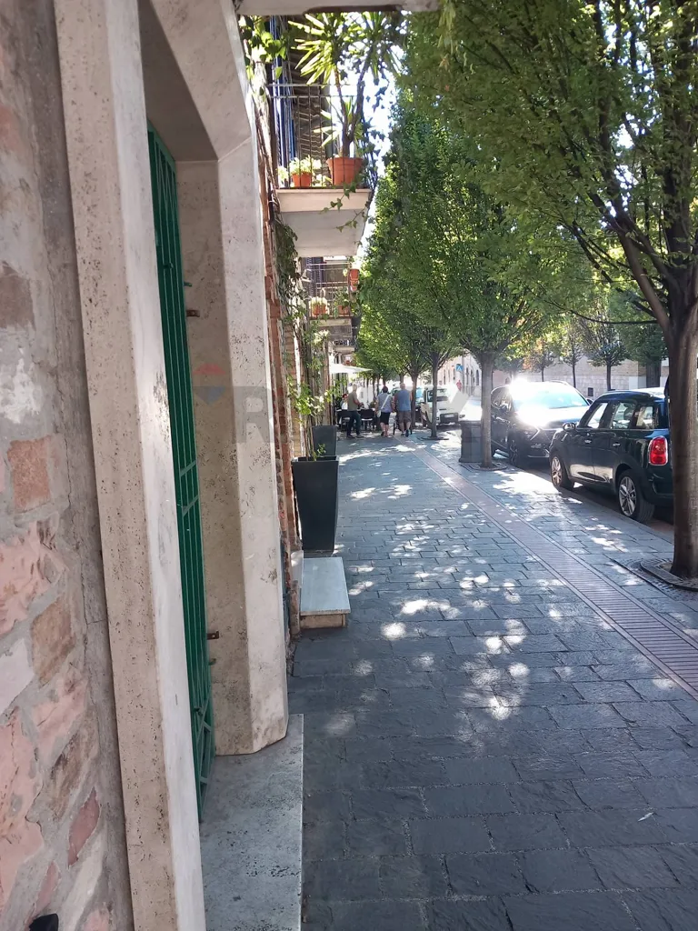 Luxury Shop with Outdoor Space in Santa Maria degli Angeli