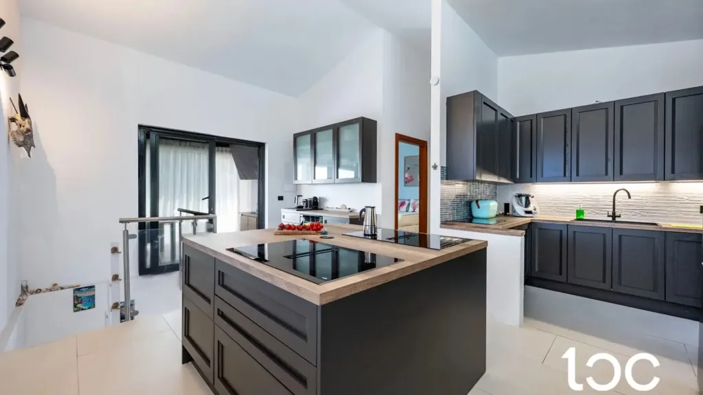 Köök - Luxury Villa with Sea View in San Teodoro