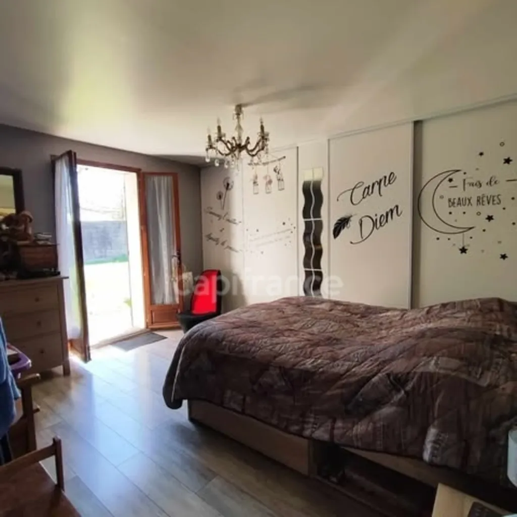 Magamistoad - Contemporary Home with Storage in Aoste