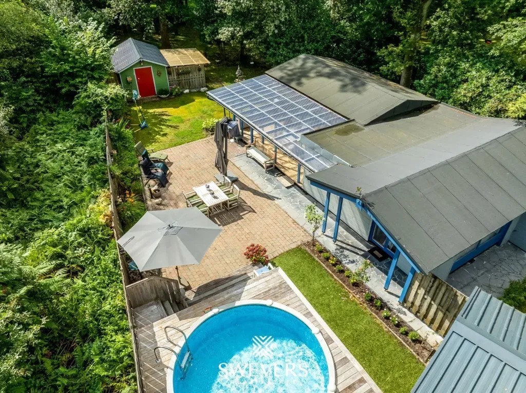 Vue aérienne - Bungalow avec Piscine dans le Parc de Heusden-Zolder