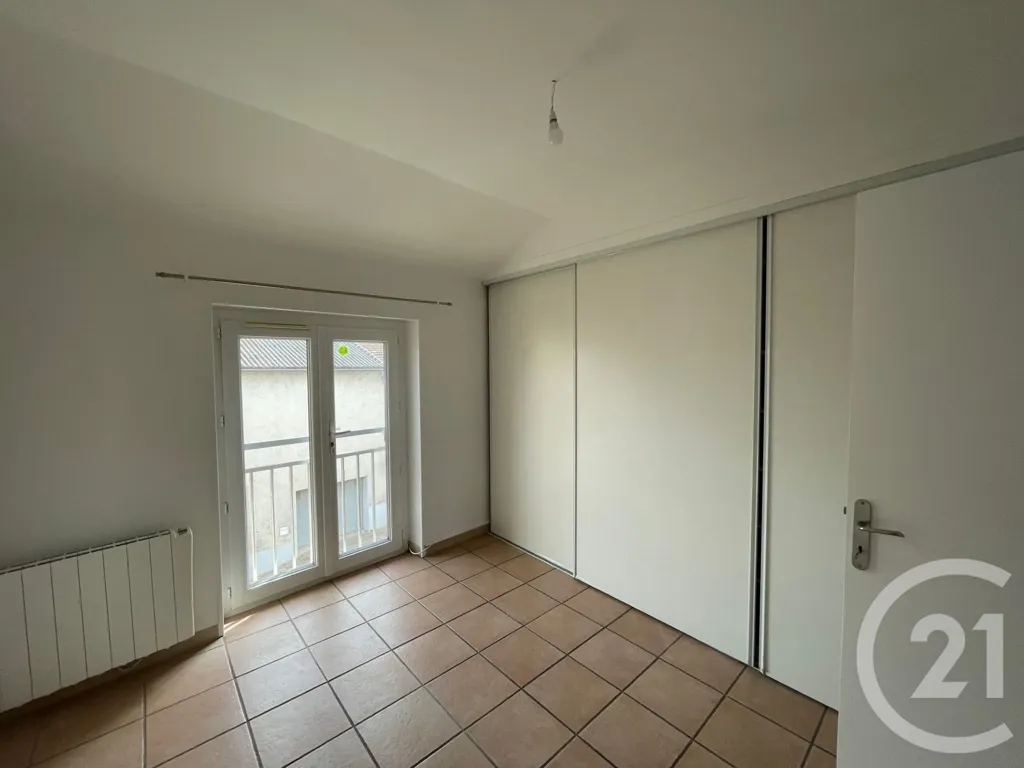 Magamistoad - Spacious 3-Bedroom Flat in St Symphorien d'Ozon