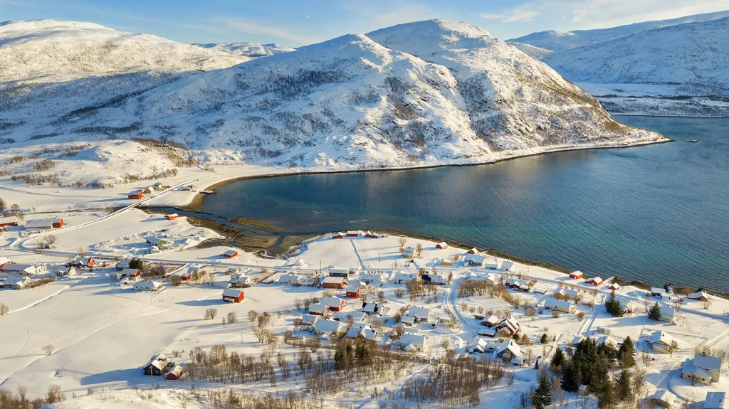Cottage with Sea View in Skulsfjord
