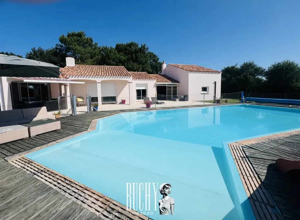 Piscine - Villa avec Piscine à Château d'Olonne
