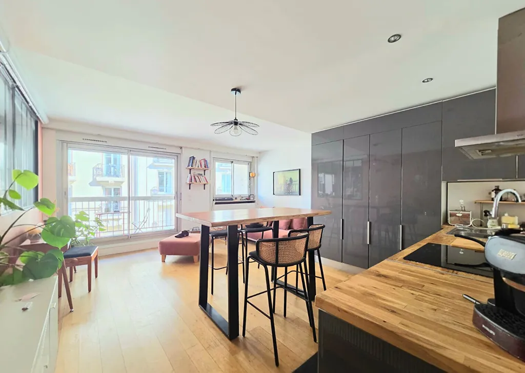 Cuisine - Appartement Rénové avec Balcon à Paris