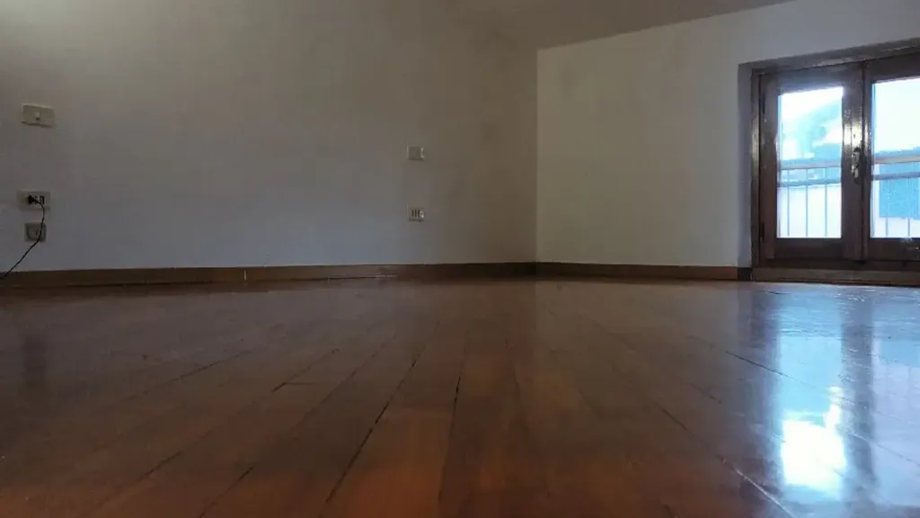 Rooms - Mansarded Apartment with Velux Windows in Prato