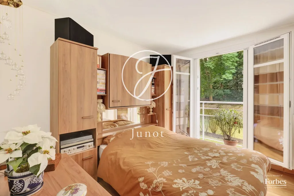 Magamistoad - Bright 2-Bedroom Flat with Garden View in Buzenval