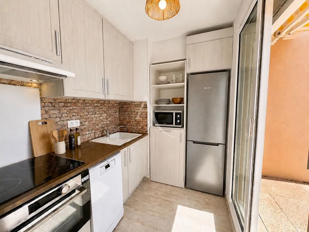 Cuisine - Appartement avec Terrasse et Garage sur la Corniche à Sète
