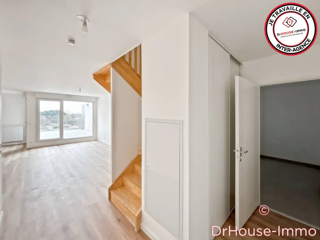 Esik - Duplex Apartment with Terrace in Merignac