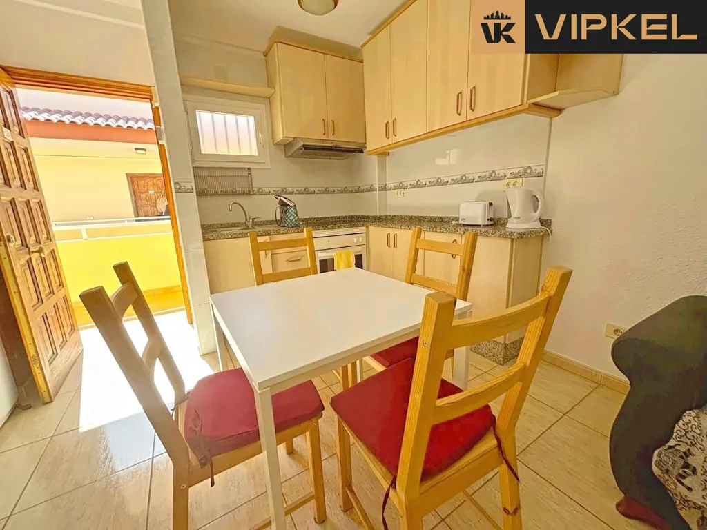 Söögituba - One-Bedroom Flat with Pool in Los Cristianos