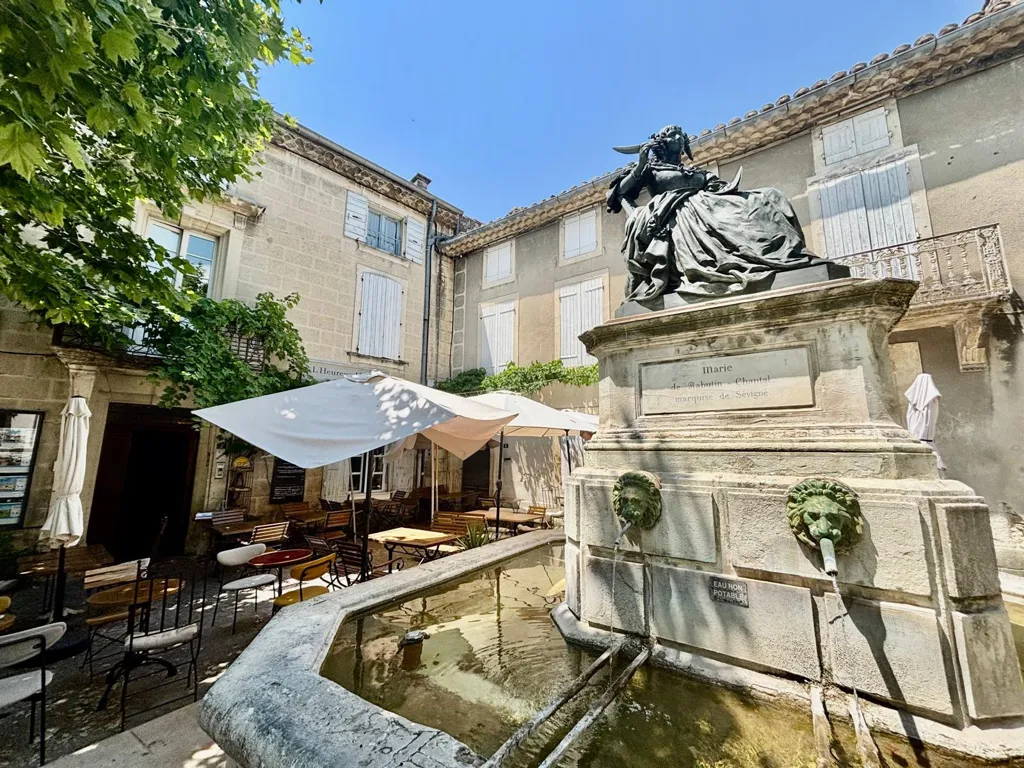 Jardin - Studio au Centre de Grignan avec Hauteur sous Plafond