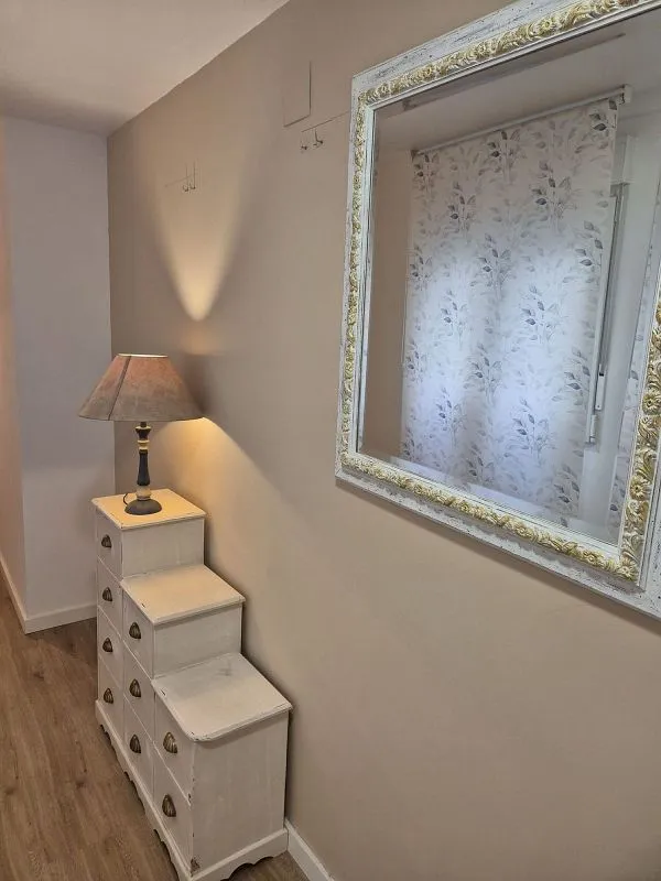 Ingresso - 2-Bedroom Flat with Balcony in Orriols