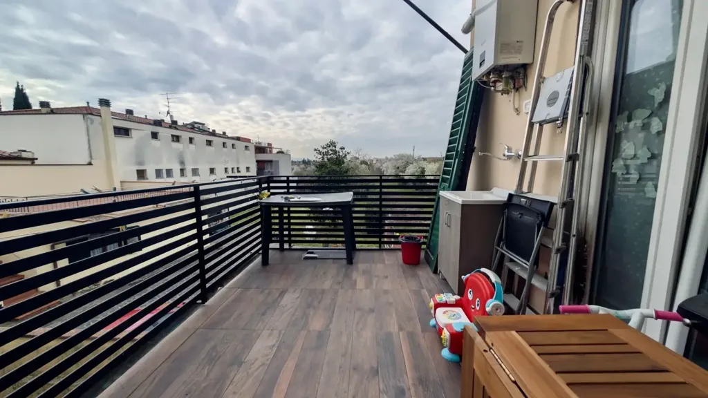 Rõdu - Restored Triplex with Garden View in Florence