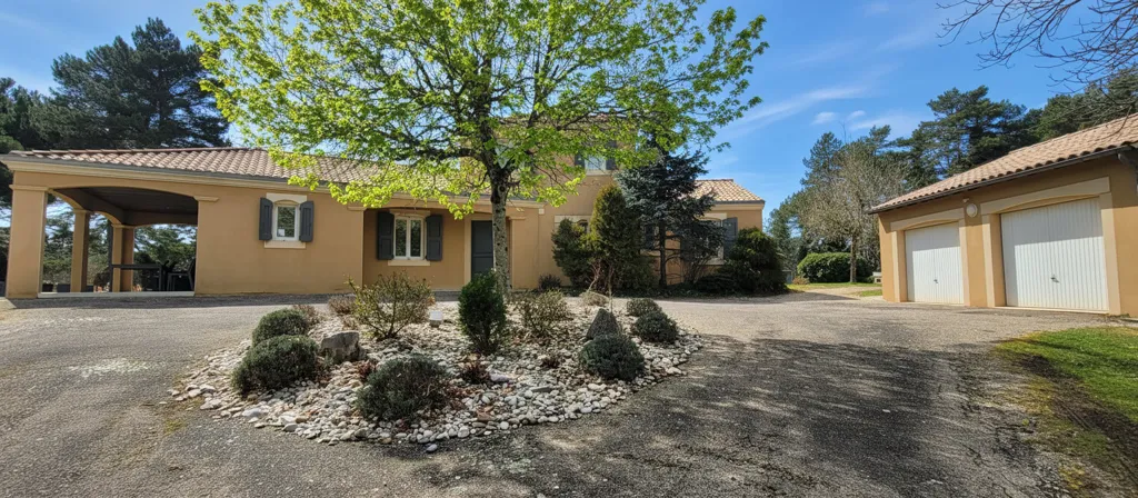 Extérieur - Maison avec Piscine Chauffée à Fleurac