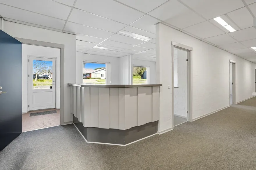 Esik - Office and Warehouse in Esbjerg N