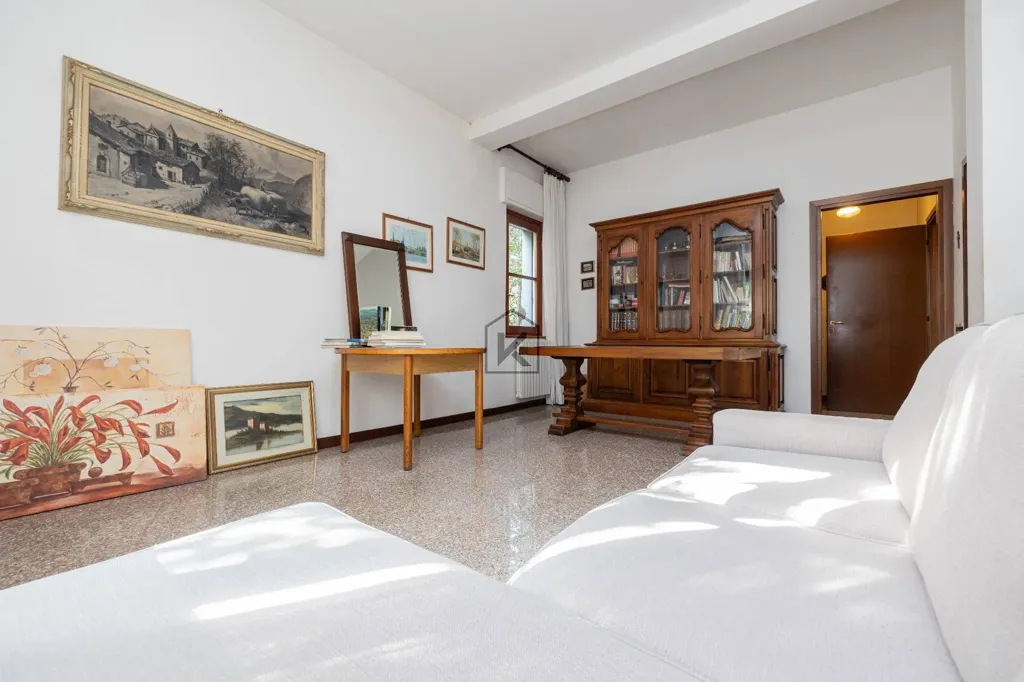 Living Room - Luxury Villa with Private Garden in Milan