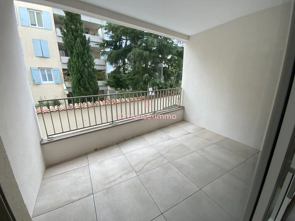 Balcony - Modern Apartment with Loggia in Lyon 8th