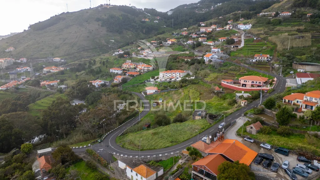 Buildable Plot with Sea View in Caniço