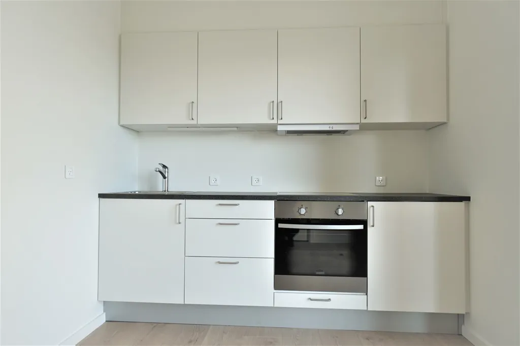 Cuisine - 2-Bedroom Apartment with Balcony in Tranbjerg