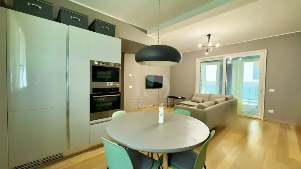Cuisine - Modern Trilocale with Terrace in Milan
