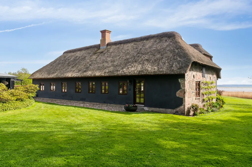 Extérieur - Historic Villa with Water View on Hjarnø