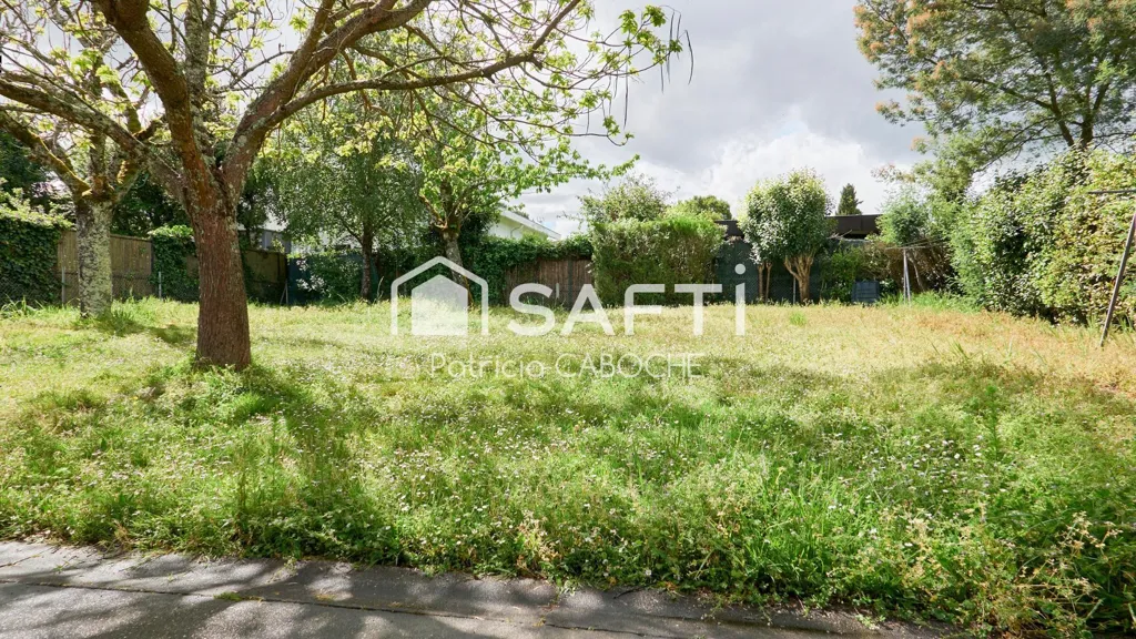 Jardin - Maison avec Jardin et Garage à Merignac