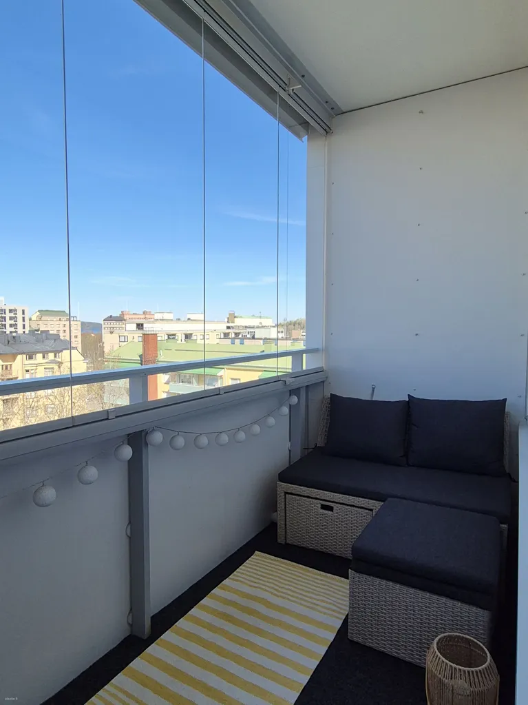 Rõdu - Bright Apartment with Balcony in Central Lahti