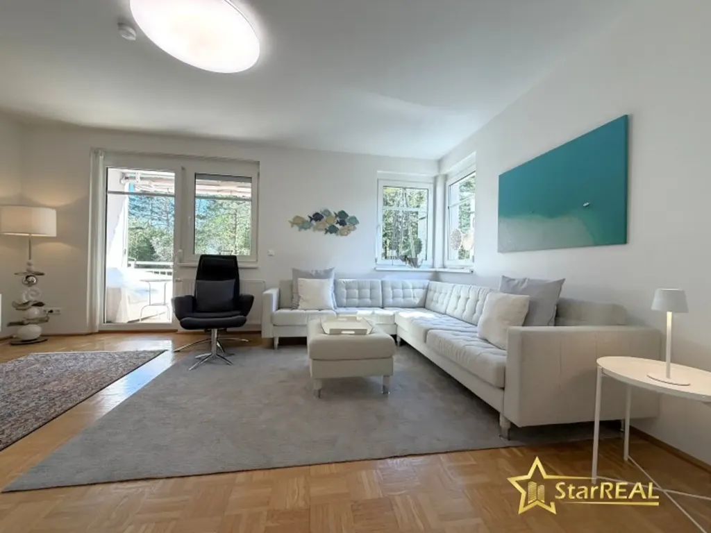 Séjour - Möblierte 3-Bedroom Apartment with Balcony in Velden Centre