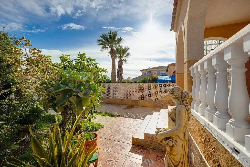 Terrass - Chalet with Pool and Terrace in El Chaparral