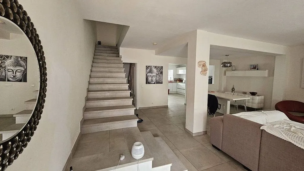 Elutuba - Reformed House with Pool in Casares