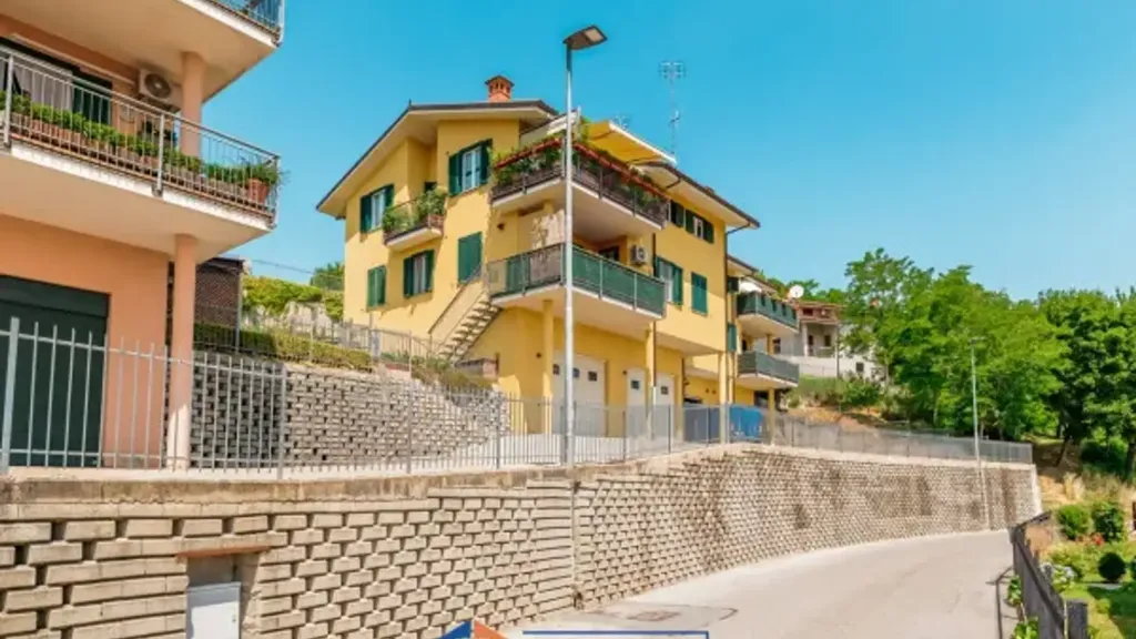 Extérieur - Recently Built Apartment with Terrace in Monforte D'Alba